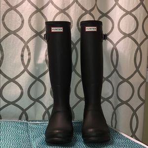 Matte black tall Hunter boots